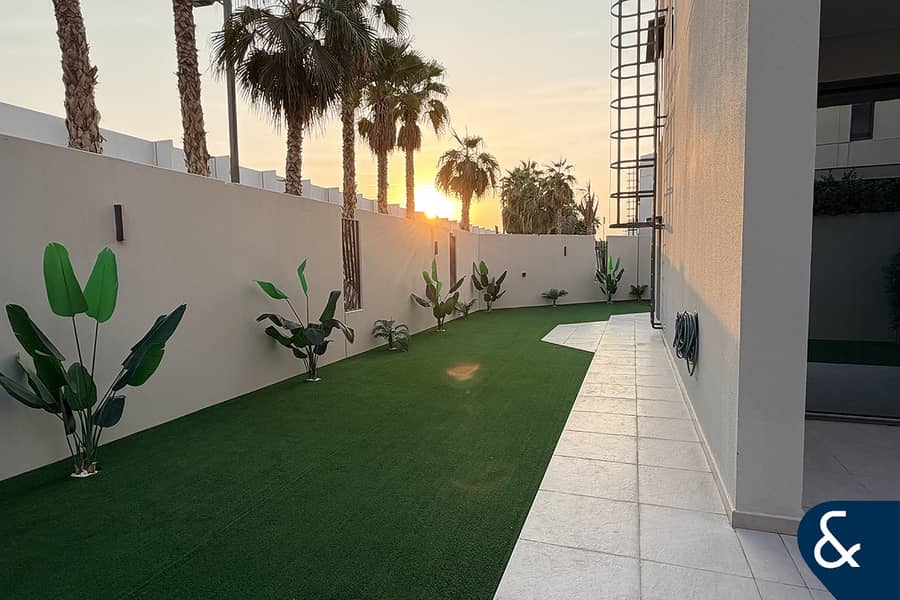 Spacious Corner Unit | Landscaped Garden | VOT - Image 7