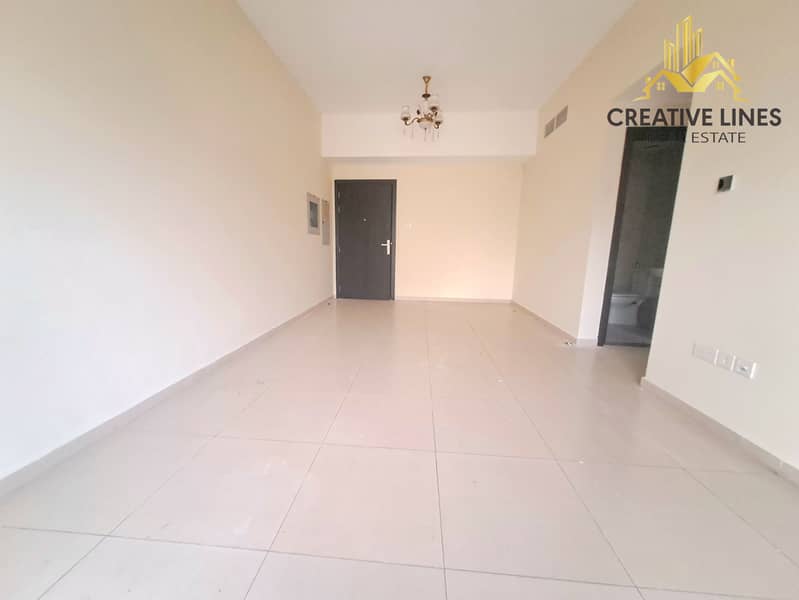 Family-Only 2BHK Apartment – Easy Access to Bus & Amenities