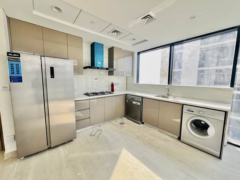 Luxury Corner | Chiller Free | 3 BHK Apartment – Boulevard Facing | All Amenties Are Available