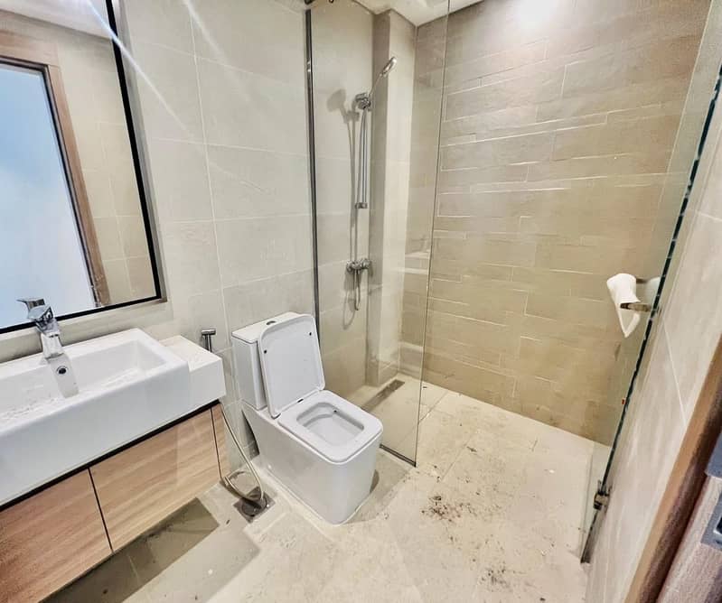 Luxury Corner | Chiller Free | 3 BHK Apartment – Boulevard Facing | All Amenties Are Available