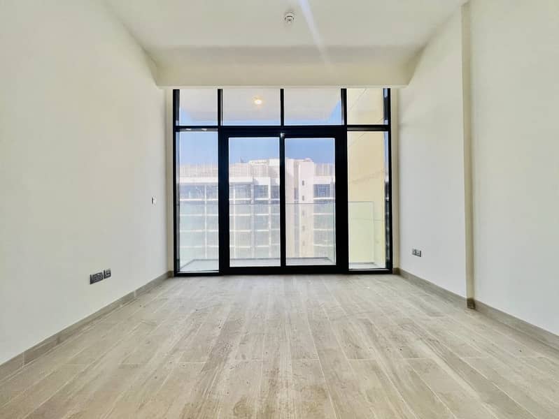 Luxury Corner | Chiller Free | 3 BHK Apartment – Boulevard Facing | All Amenties Are Available