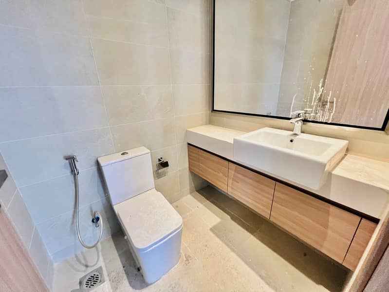 Luxury Corner | Chiller Free | 3 BHK Apartment – Boulevard Facing | All Amenties Are Available