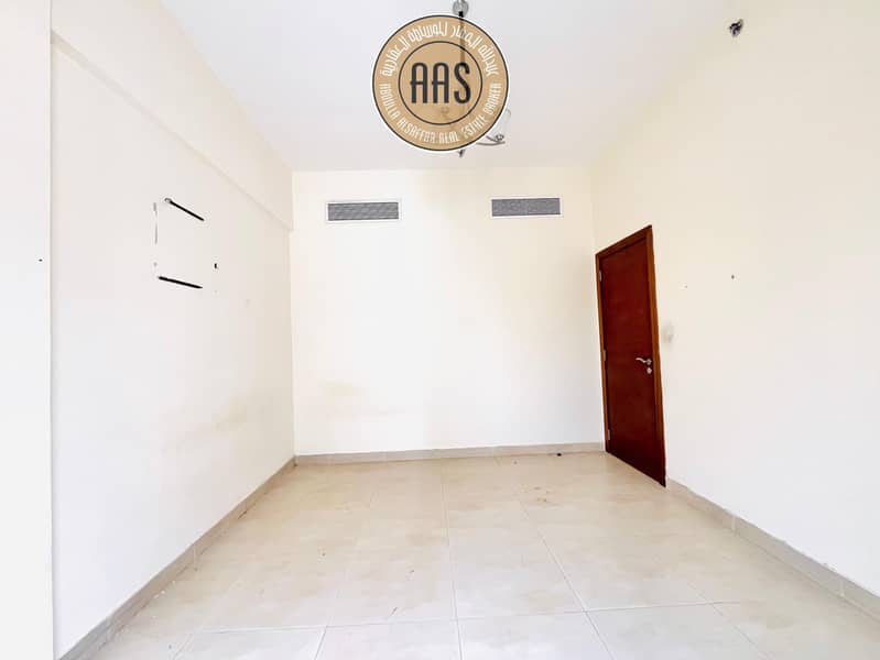 Spacious 1bhk with All Facilities! Only Faimly!Prime Location