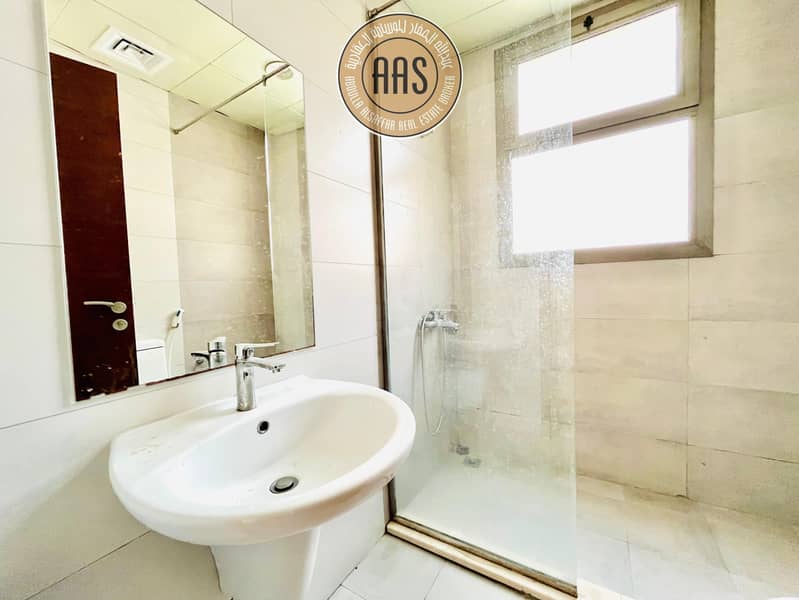 Spacious 1bhk with All Facilities! Only Faimly!Prime Location - Image 7