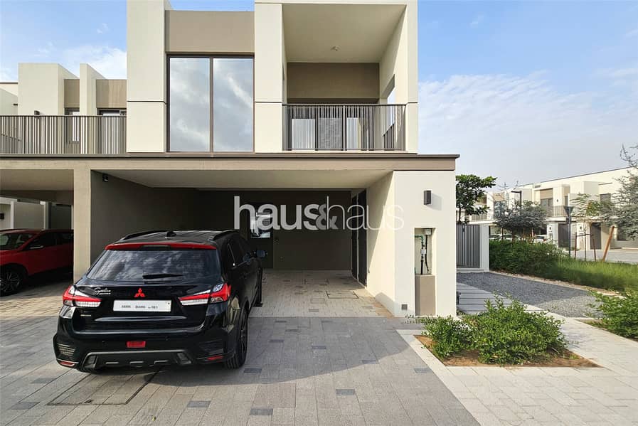 Upgraded Unit | Park & Pool Close | Smart Home