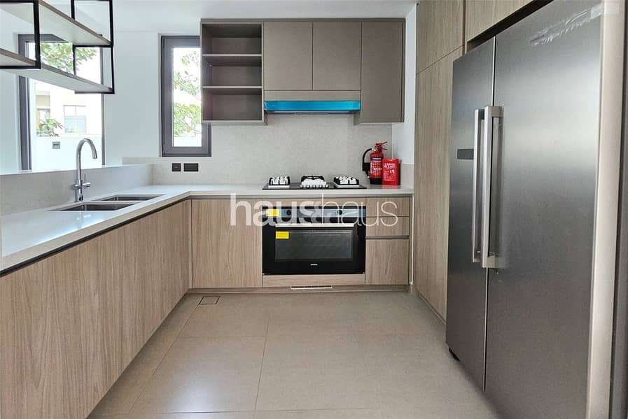 Upgraded Unit | Park & Pool Close | Smart Home