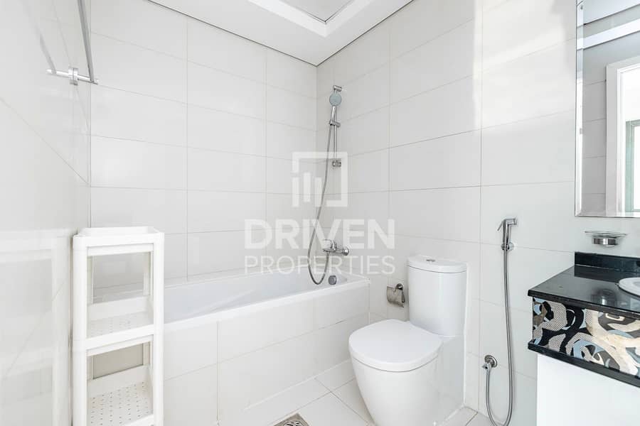 Prime Location | Fully Furnished | Spacious - Image 8