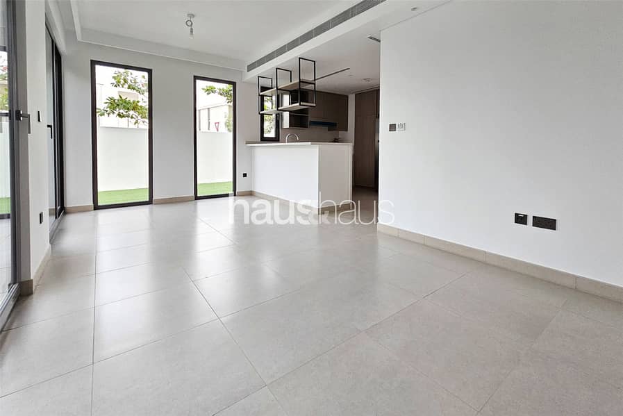 Upgraded Unit | Park & Pool Close | Smart Home