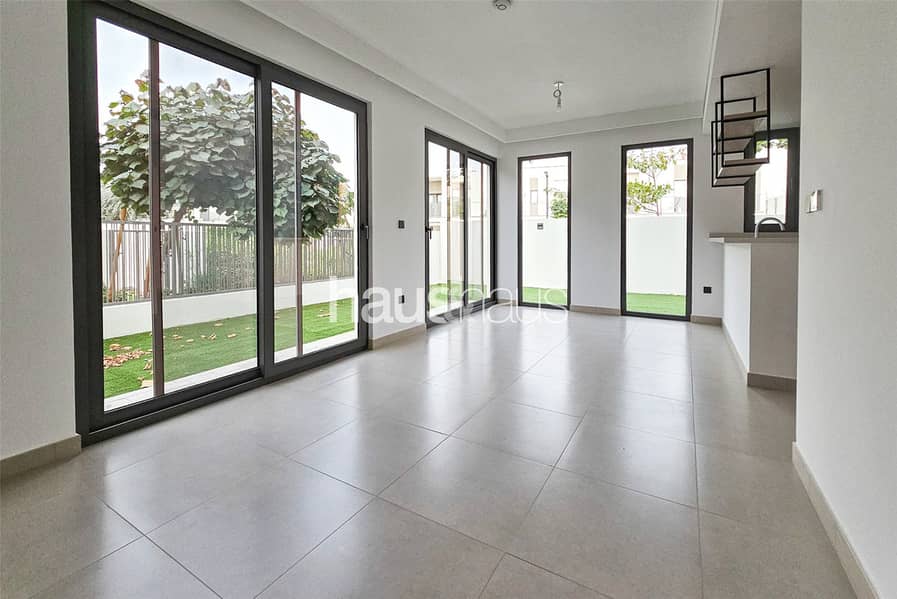 Upgraded Unit | Park & Pool Close | Smart Home