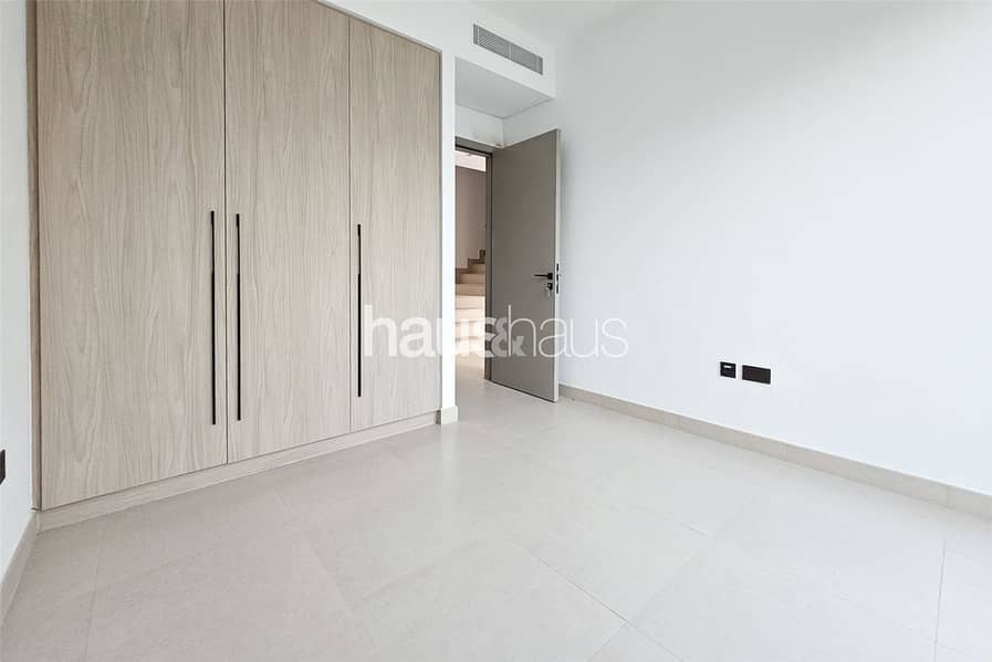 Upgraded Unit | Park & Pool Close | Smart Home - Image 6