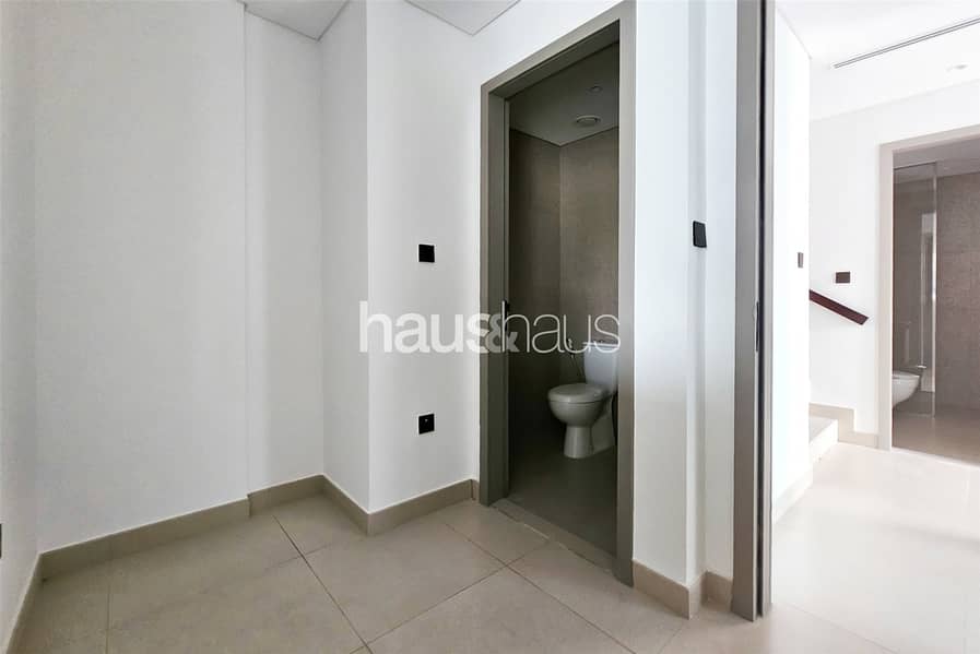 Upgraded Unit | Park & Pool Close | Smart Home - Image 7