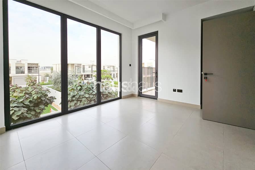 Upgraded Unit | Park & Pool Close | Smart Home - Image 9