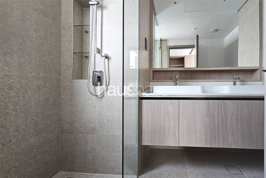 Upgraded Unit | Park & Pool Close | Smart Home - Image 12