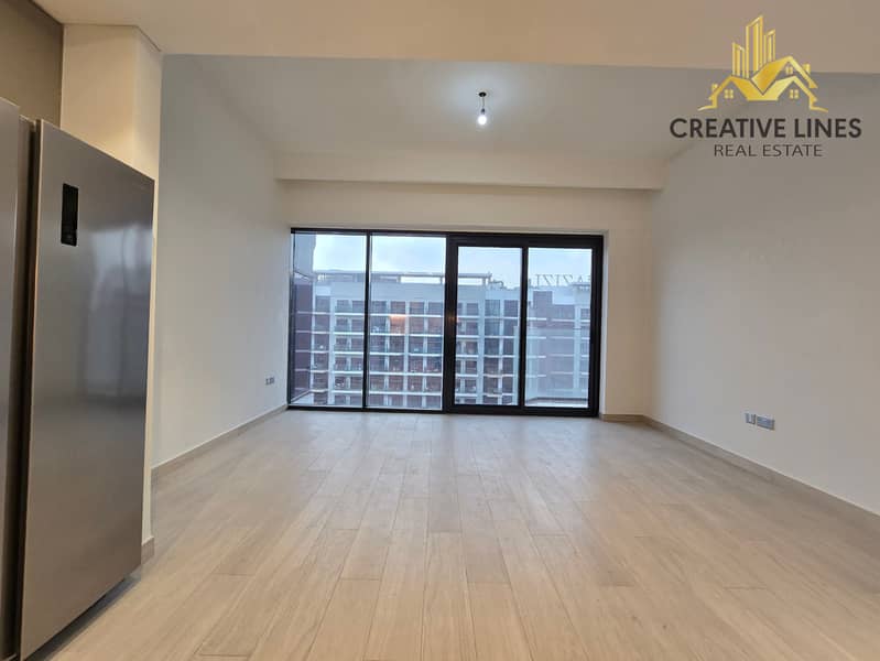 BOULEVARD VIEW - SPACIOUS 3BHK - READY TO MOVE