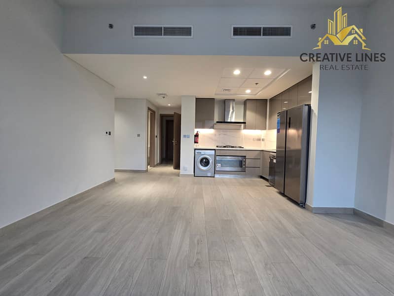 BOULEVARD VIEW - SPACIOUS 3BHK - READY TO MOVE