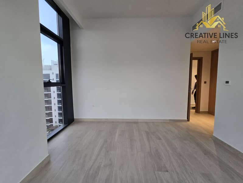 BOULEVARD VIEW - SPACIOUS 3BHK - READY TO MOVE - Image 8