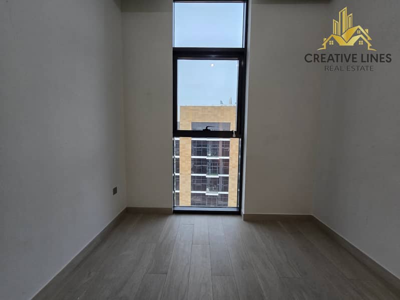 BOULEVARD VIEW - SPACIOUS 3BHK - READY TO MOVE - Image 10