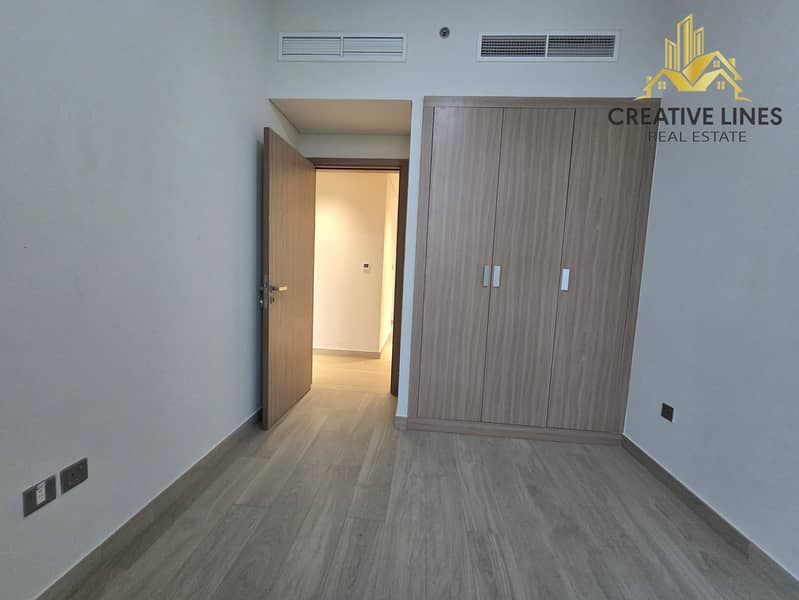 BOULEVARD VIEW - SPACIOUS 3BHK - READY TO MOVE - Image 11