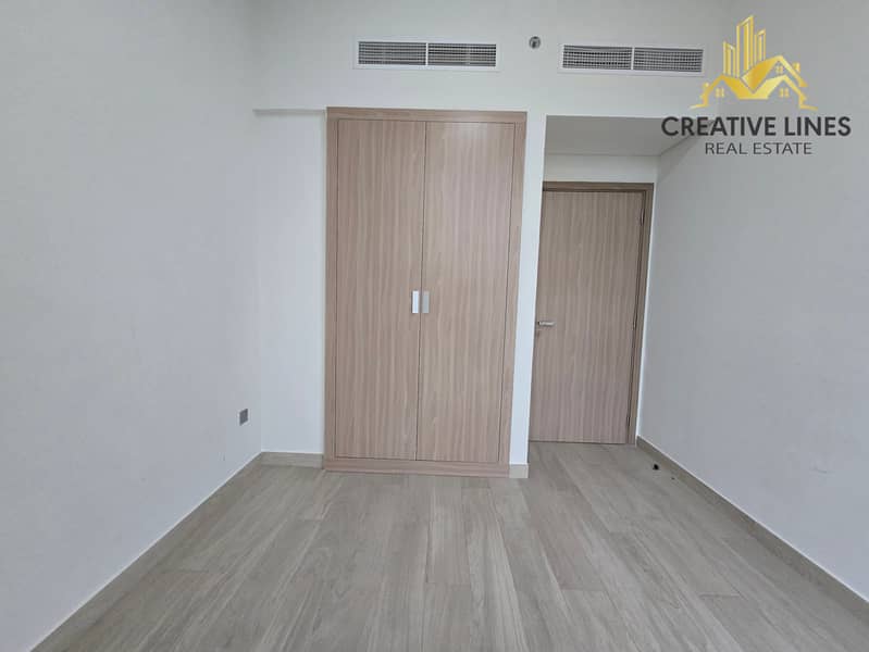 BOULEVARD VIEW - SPACIOUS 3BHK - READY TO MOVE - Image 13