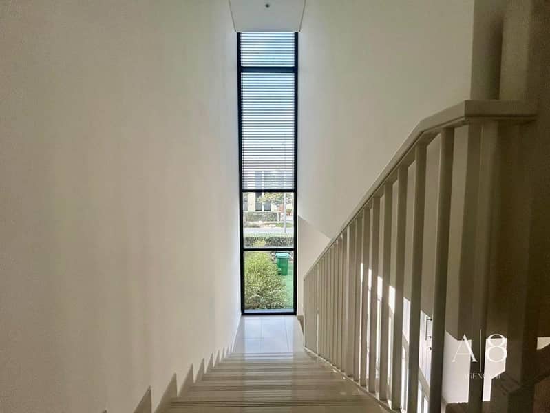 Family Villa | Spacious | Premium Location - Image 12