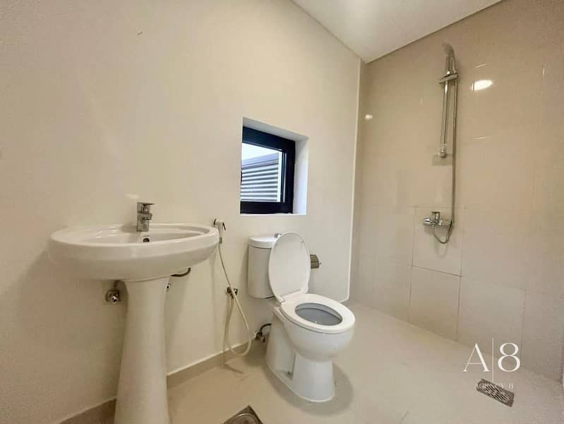 Family Villa | Spacious | Premium Location - Image 16