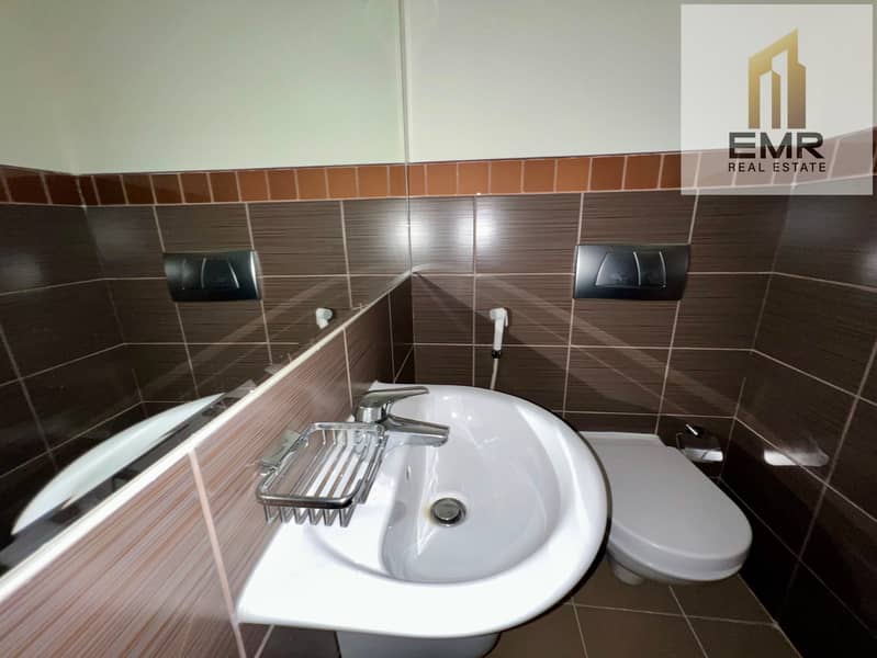 Huge size-well planned layout-good view-peime location - Image 10