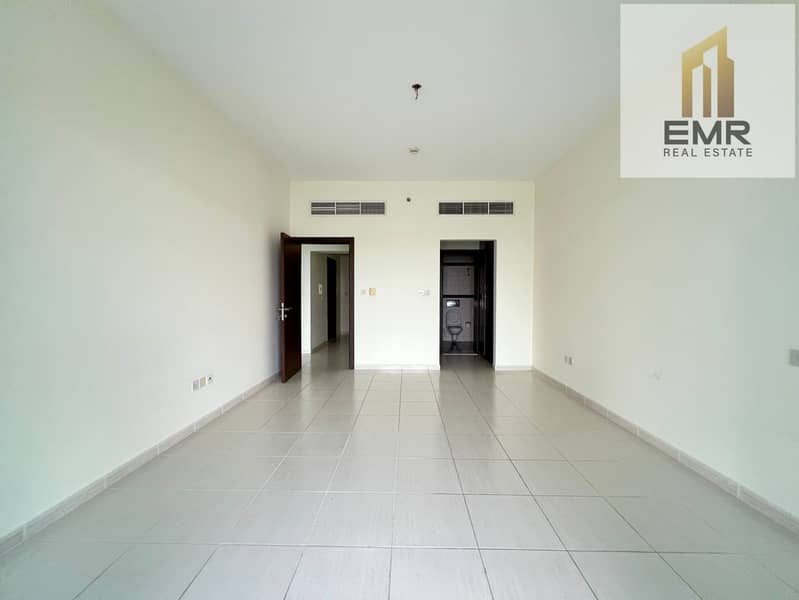 Huge size-well planned layout-good view-peime location - Image 11