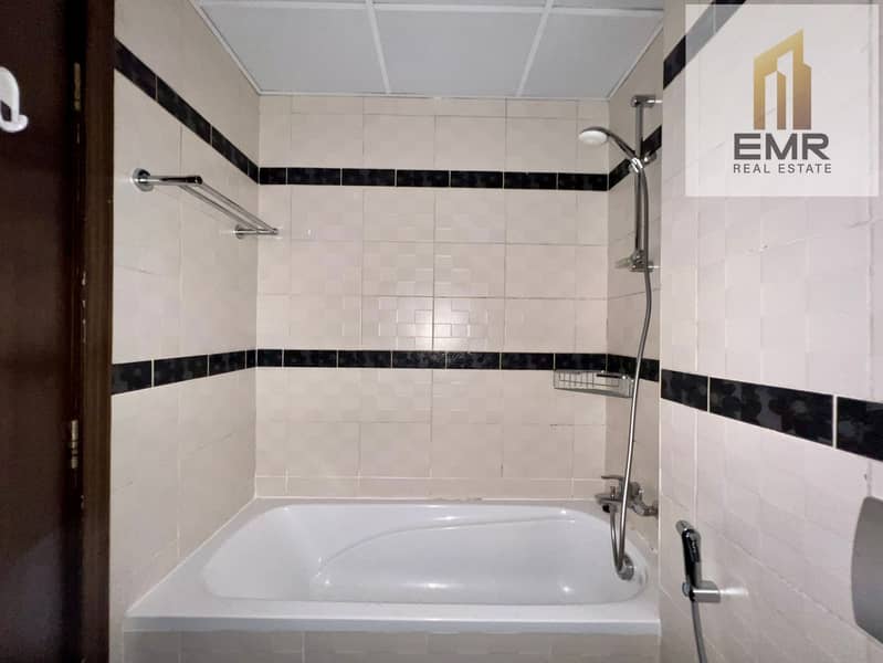 Huge size-well planned layout-good view-peime location - Image 15