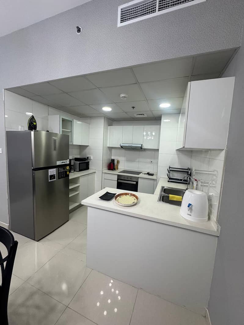 Dubai marina Free housekeeping provided every day ,Monthly 3 bedroom apartment , near JBR beach and metro station - Image 33