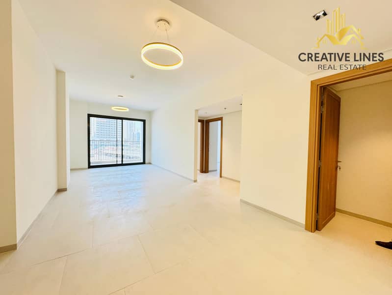 Spacious Apartment With Maid Room Laundry ROOM