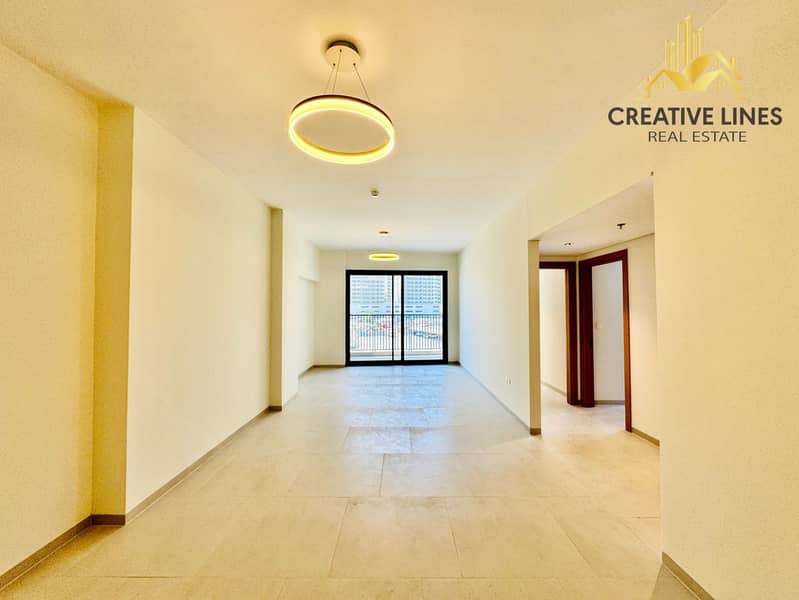 Spacious Apartment With Maid Room Laundry ROOM