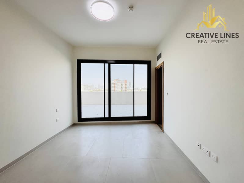 Spacious Apartment With Maid Room Laundry ROOM - Image 6