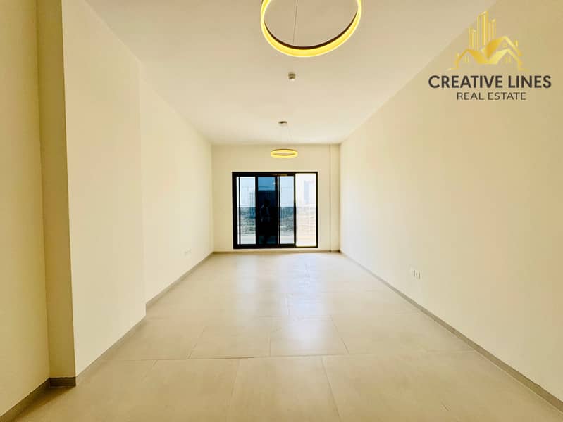 Spacious Apartment With Maid Room Laundry ROOM - Image 9