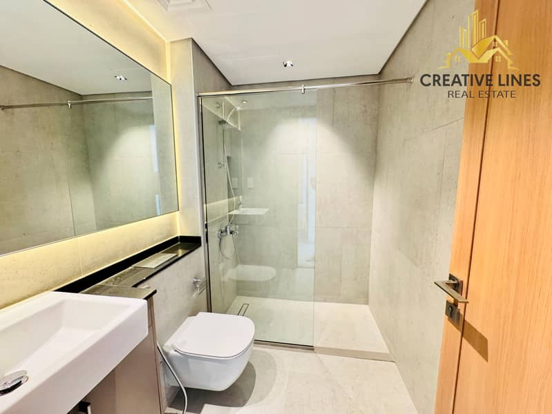 Spacious Apartment With Maid Room Laundry ROOM - Image 14