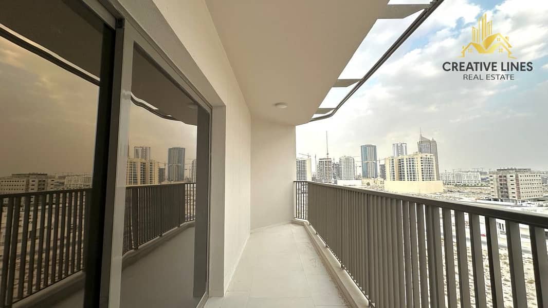 Spacious Apartment With Maid Room Laundry ROOM - Image 16