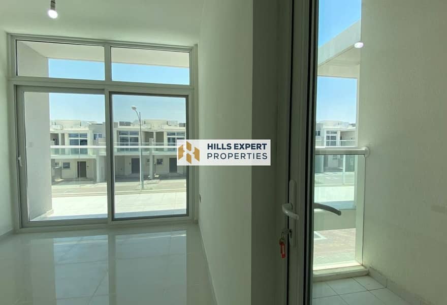 UNFURNISHED 3 BEDROOM TOWNHOUSE FOR RENT - Image 10