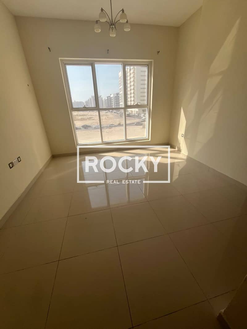 Studio with Kitchen Appliances | Pool & Gym