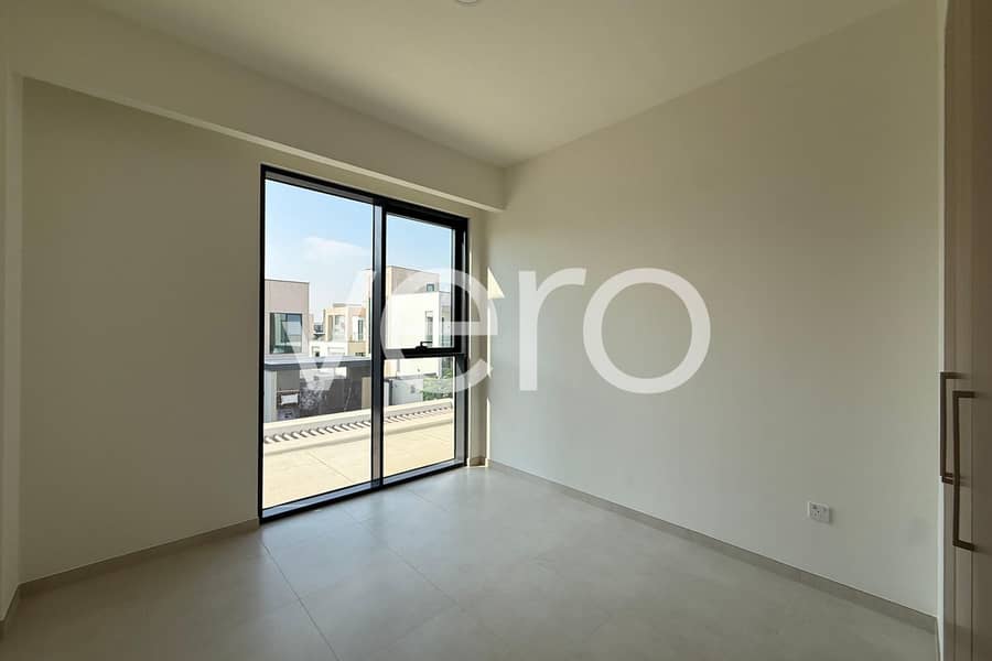 Vacant | Park Backing | Single Row - Image 13