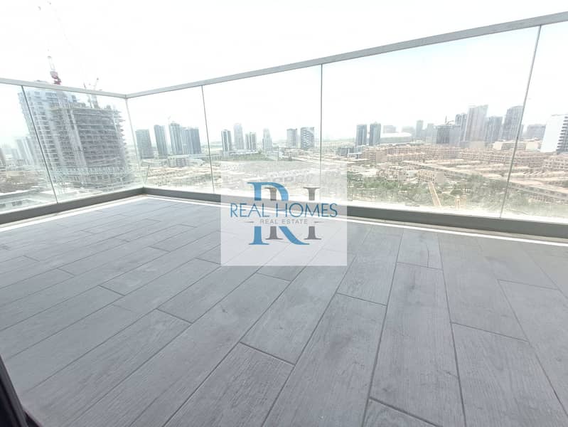 Spacious Layout | High Floor Community View Vacant