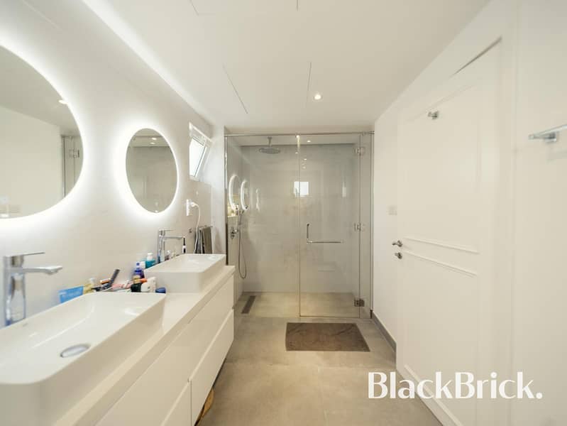 REFURBISHED | MODERN | HEART OF THE LAKES - Image 7