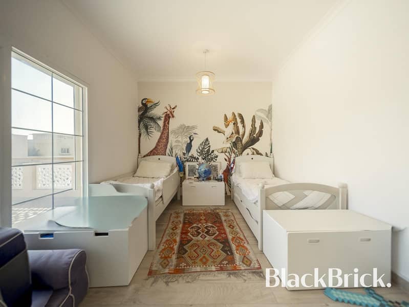 REFURBISHED | MODERN | HEART OF THE LAKES - Image 10