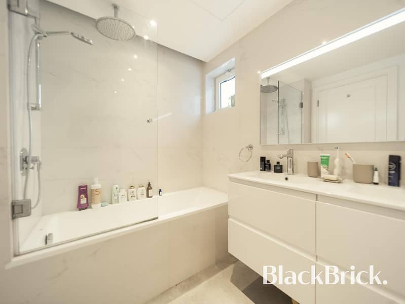 REFURBISHED | MODERN | HEART OF THE LAKES - Image 21