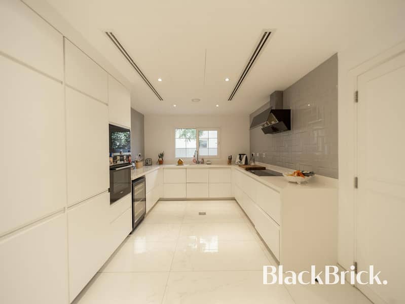 REFURBISHED | MODERN | HEART OF THE LAKES - Image 22