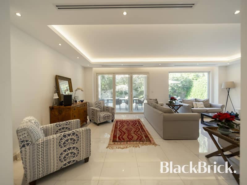 REFURBISHED | MODERN | HEART OF THE LAKES - Image 24