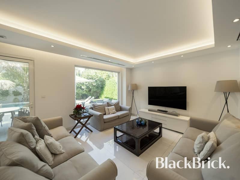 REFURBISHED | MODERN | HEART OF THE LAKES - Image 25