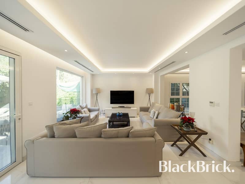 REFURBISHED | MODERN | HEART OF THE LAKES - Image 26