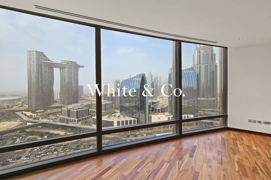 PANORAMIC LIVING ROOM |NO PILLARS |VACANT