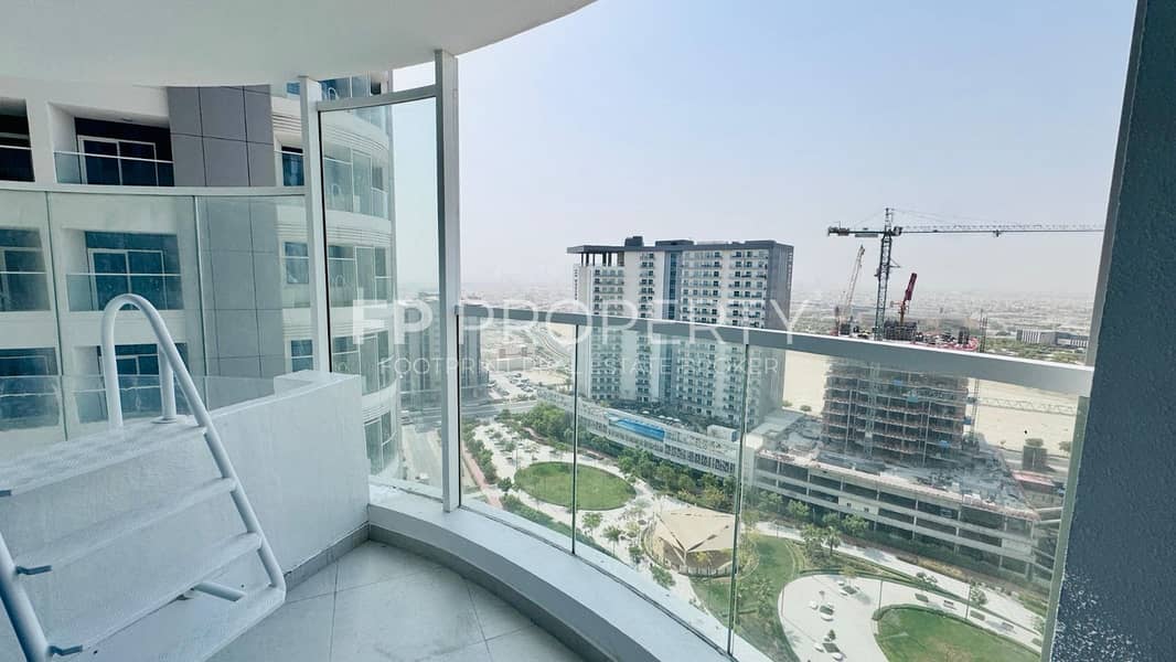 Fully Furnished Prime Location Park view Vacant