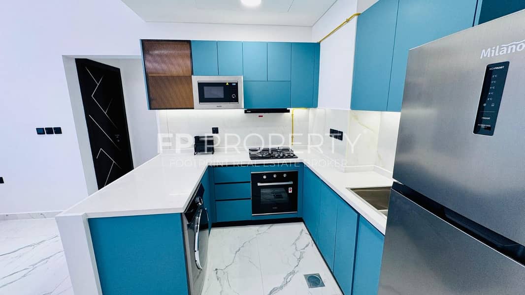 Fully Furnished Prime Location Park view Vacant - Image 6