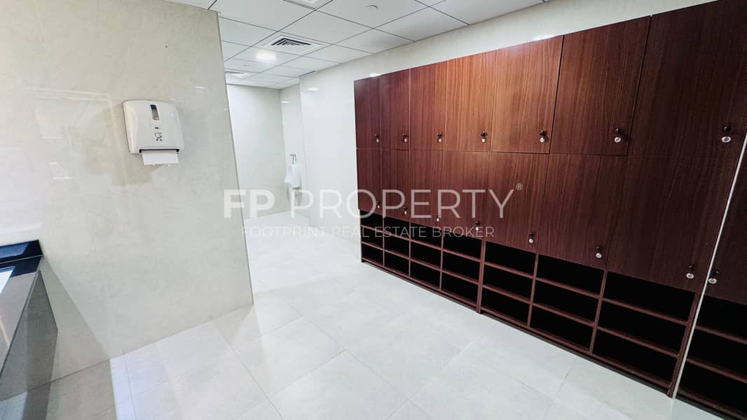 Fully Furnished Prime Location Park view Vacant - Image 10